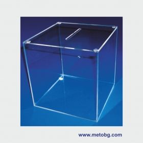 плексигласова кутия 200/200/200мм със свободно стоящ капак
