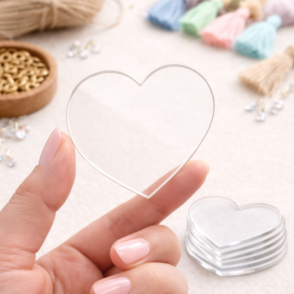Плексигласови заготовки „Сърце“ без отвор 4–10 см – прозрачен акрил, комплект 10 бр.