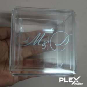 Кутия за сватбени пръстени от плексиглас