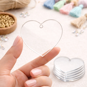 Плексигласови заготовки „Сърце“ с отвор – прозрачен акрил, комплект 10 бр.